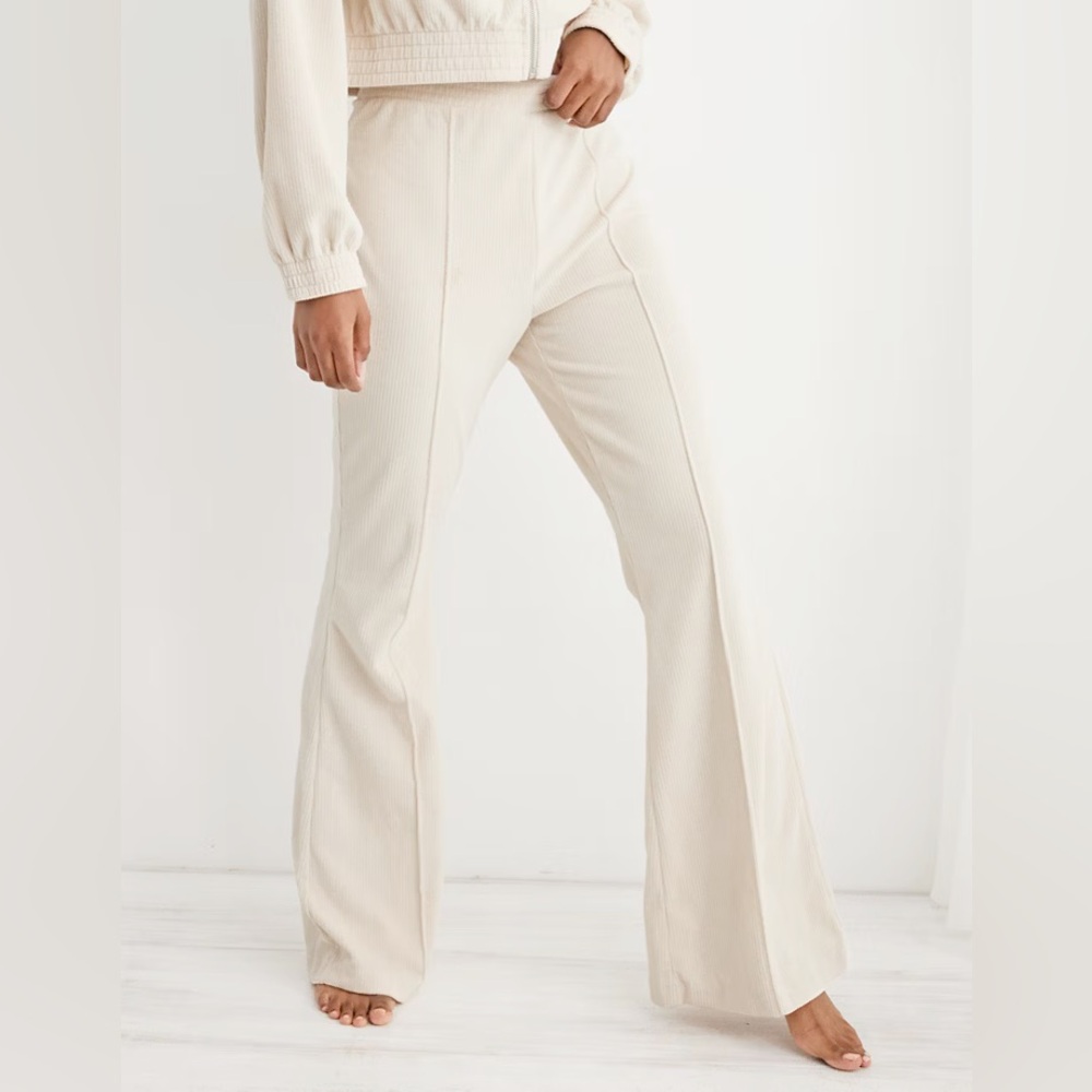 NWT Aerie Groove-On Rib Velour Flare Pant Oat Cream S Regular Length